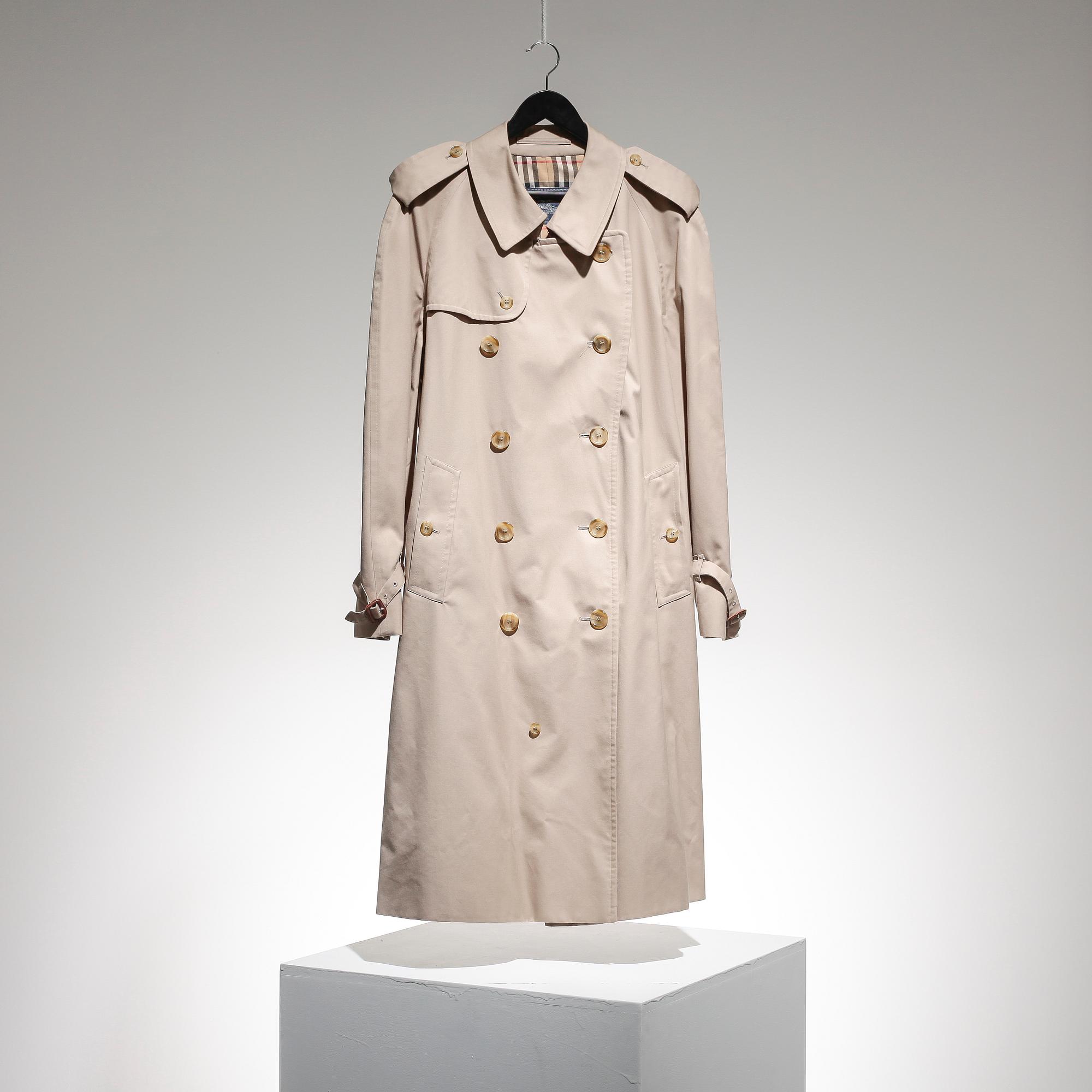 TRENCHCOAT, Burberry, storlek 56.