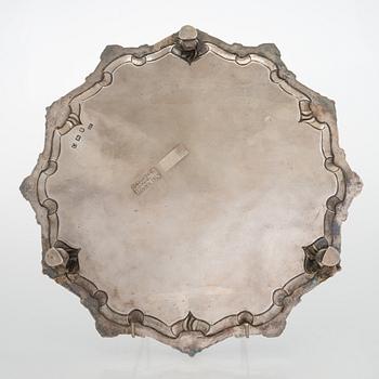 Early George III sterling silver salver, London 1769.