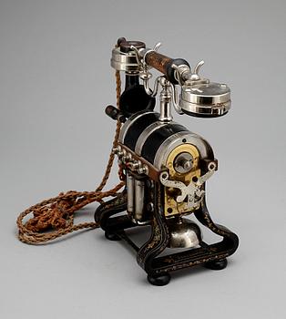 BORDSTELEFON, modell "Tunnan", märkt L.M Ericsson & Co, AB Telefonfabriken, Stockholm, 1896.