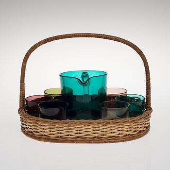 KAJ FRANCK, SAFTSERVIS I KORG, kanna med 6 glas "5023", Notsjö.