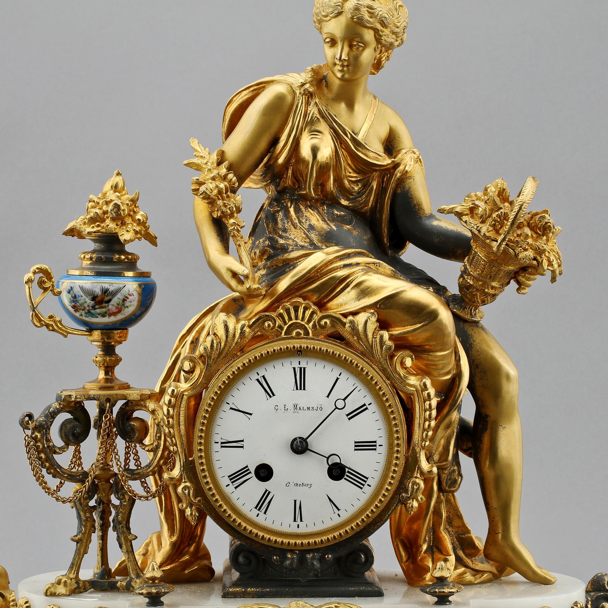 BORDSPENDYL, C.L Malmsjö, göteborg, Louis XVI-stil, omkring sekelskiftet 1800/1900.