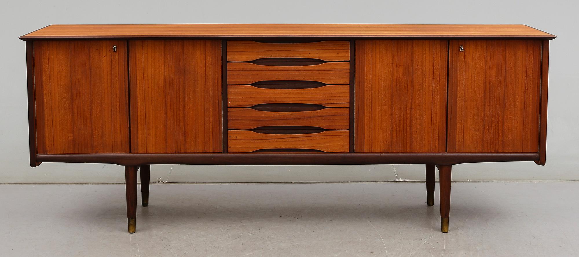 SIDEBOARD, 1900-talets andra hälft.