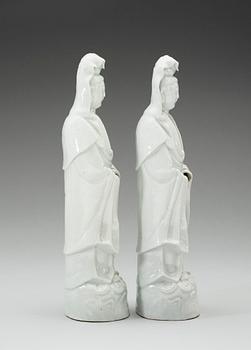 FIGURINER, 2 stycken, blanc de chine. Qing dynastin (1644–1911).