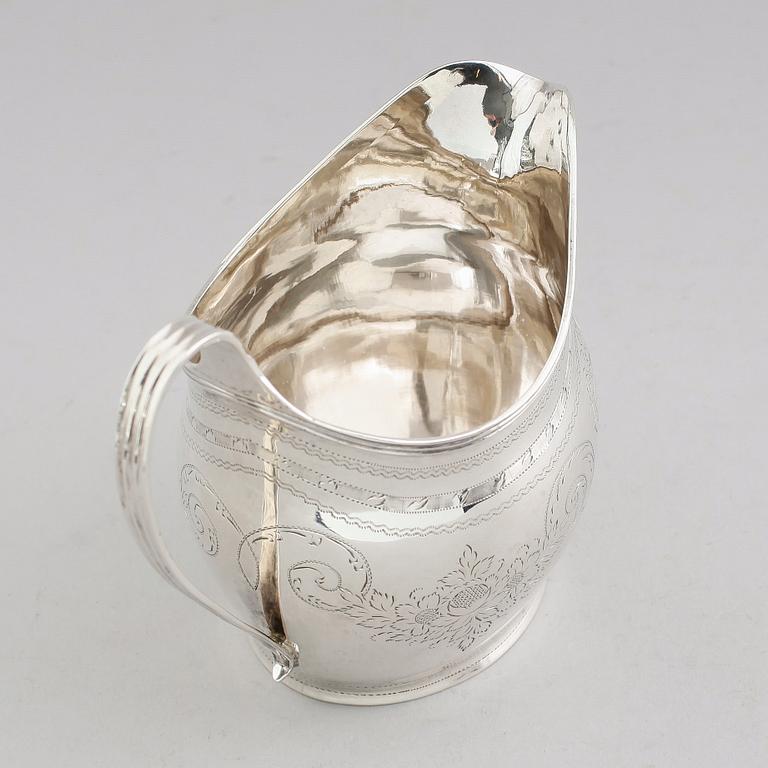 GRÄDDKANNA, silver, London 1807. Vikt ca 123 gram.