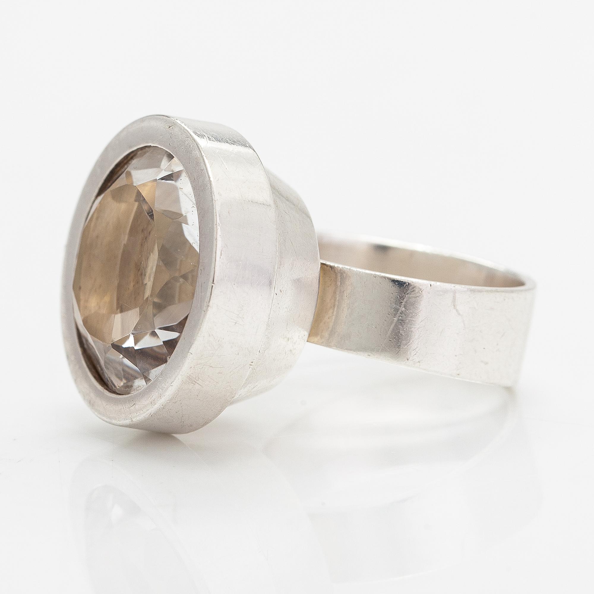 Elis Kauppi, A silver ring with a rock crystal. Kupittaan kulta, Turku 1964.
