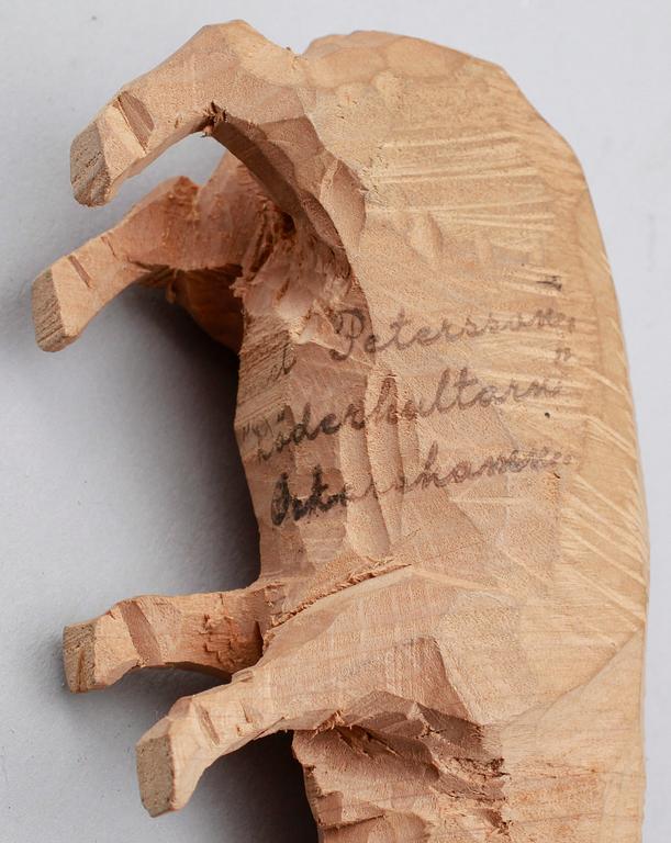 AXEL PETERSSON DÖDERHULTARN, samling dekorelement, snidat trä, stämpelsignerade.