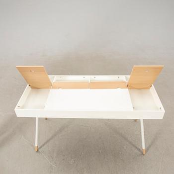 René Hougaard Desk "Cupertino" for BoConcept 21st century.