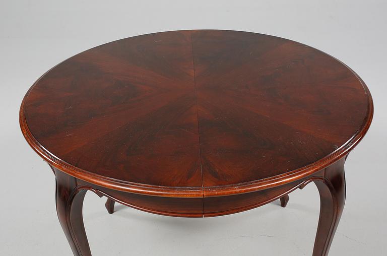 BORD, rokokostil, omkring 1900-talets mitt.