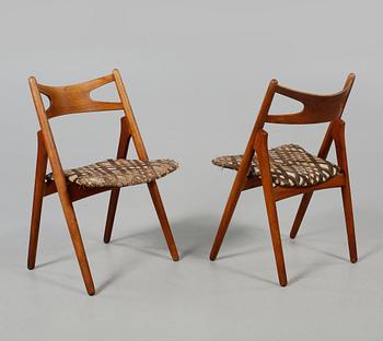 STOLAR, ett par, "CH-29", Hans J Wegner för Carl Hansen & Søn Møbelfabrik, omkring 1900-talets mitt.