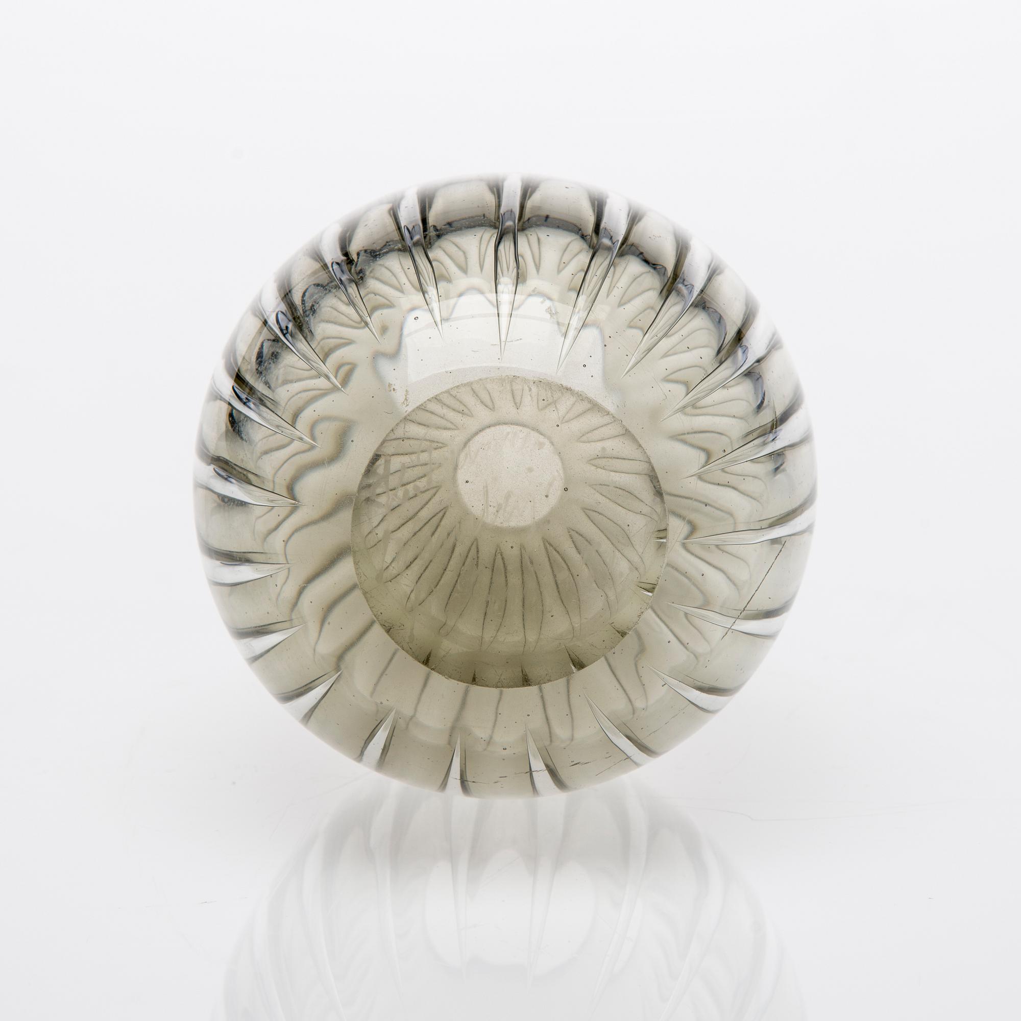 VAS, glas, "Kaisla", signerad med syrapenna K. Franck, Nuutajärvi Notsjö -52.