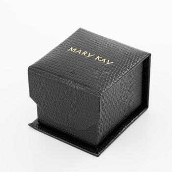 Brosch, i form av bi, Mary Kay, 18K guld med briljantslipade diamanter.
