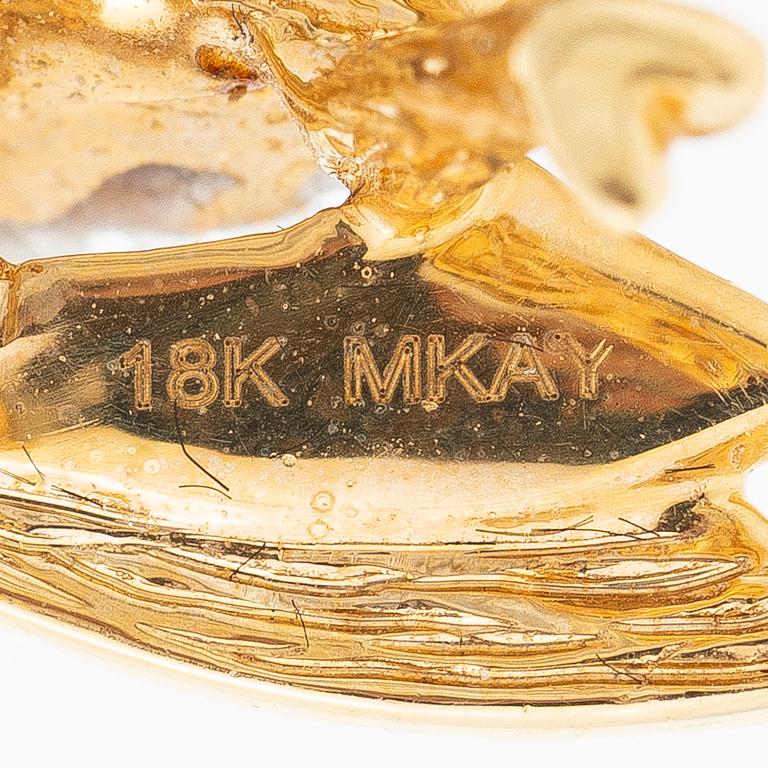 Brooch in the form of a bee, Mary Kay, 18K gold with brilliant-cut diamonds.
