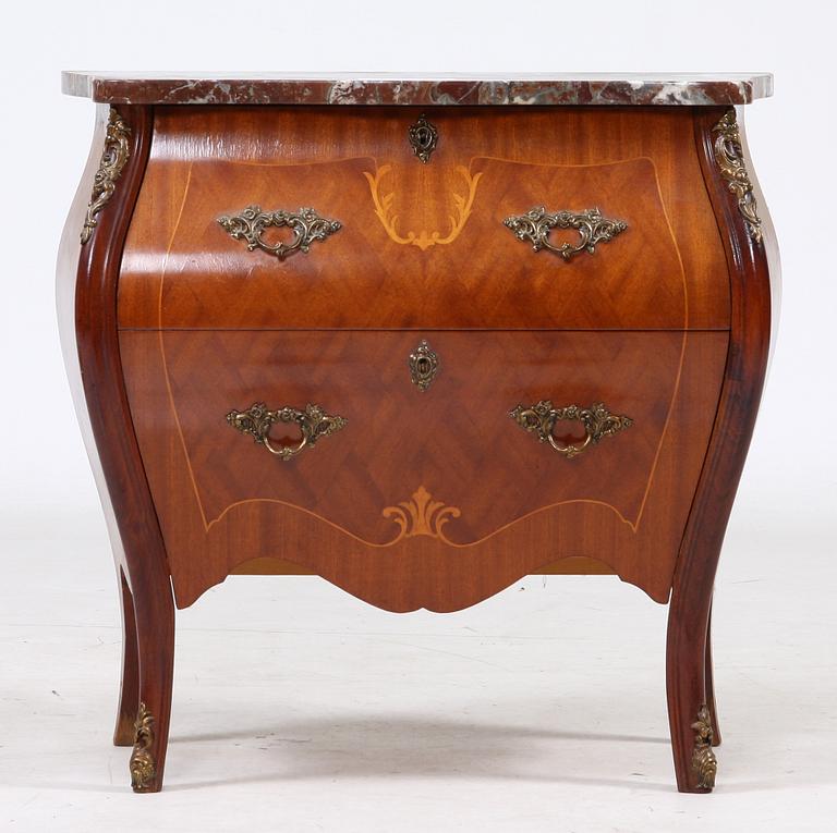 BYRÅ, rokokostil, 1900-tal.