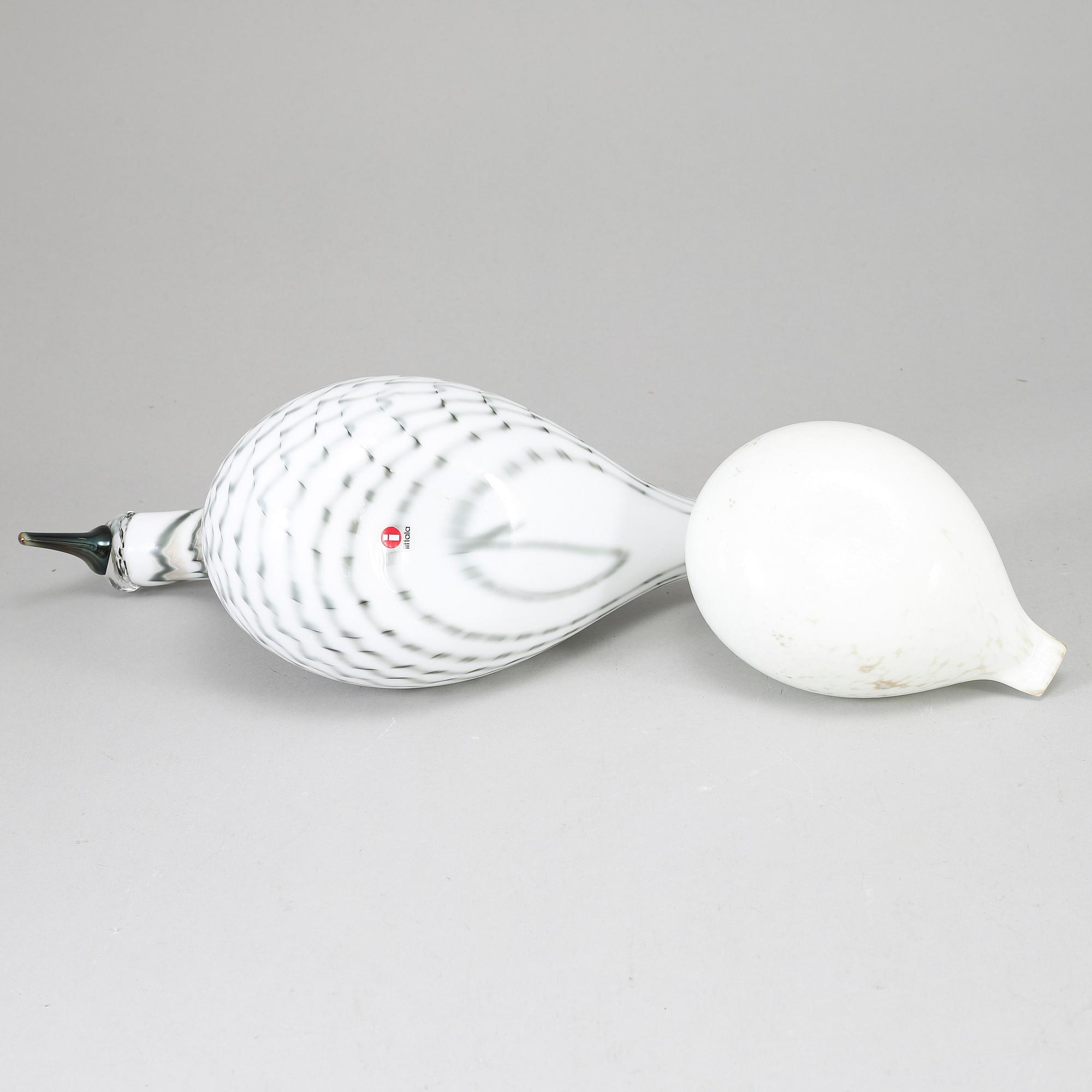 OIVA TOIKKA, two glass birds "Whooper swan" and "Snow-Grouse" signed O. Toikka Nuutajärvi.
