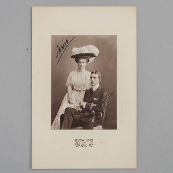 Royal photographs signed by Prince Wilhelm and Princess Maria, dated 1908 and -09.