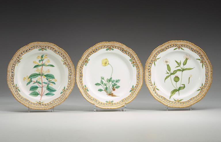 A set of six Royal Copenhagen 'Flora Danica' dessert dishes, Denmark, 20th Century.