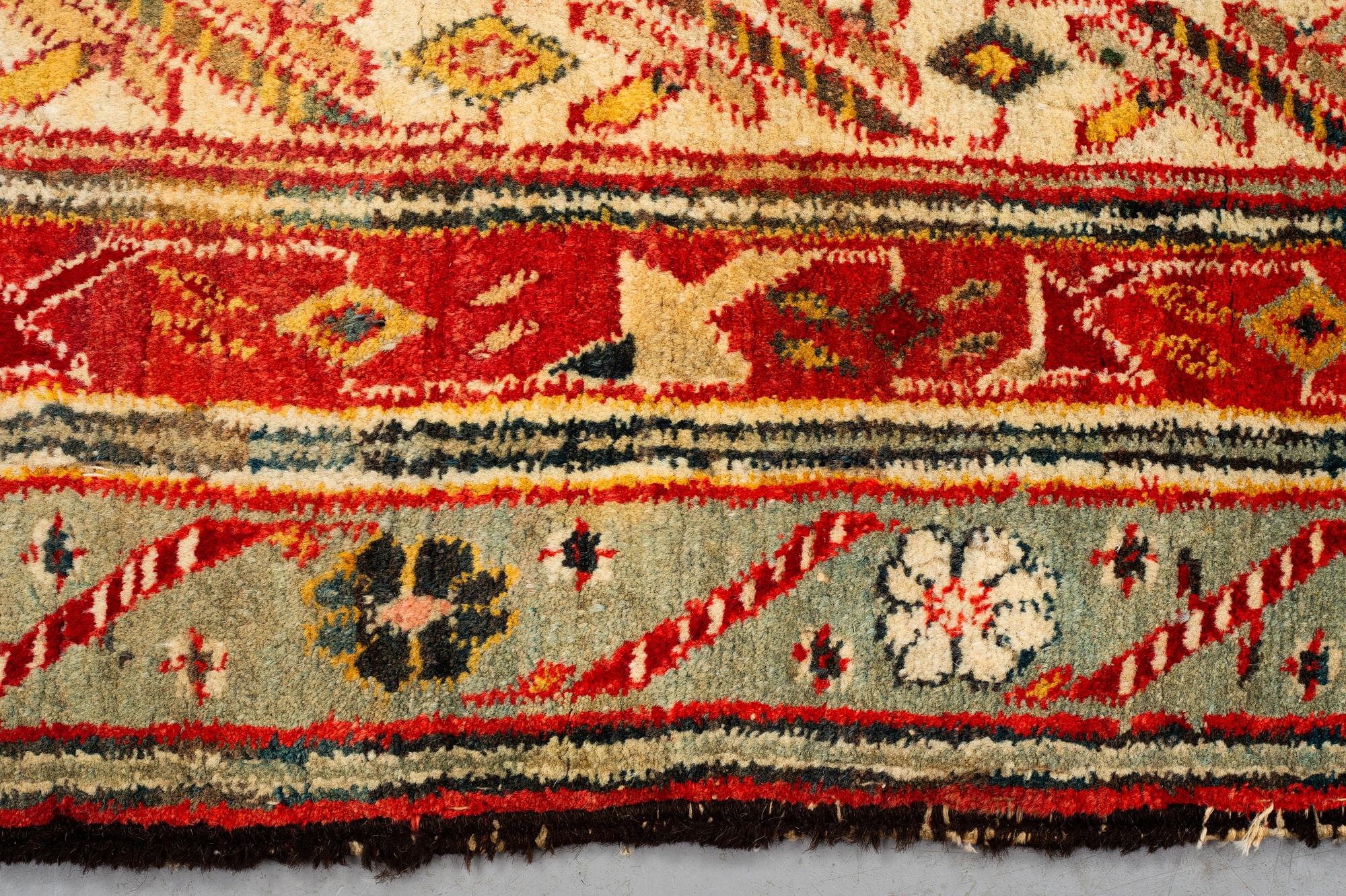 Matta, antik Indisk, sannolikt Agra, ca 467,5-474 x 369,5-374 cm.