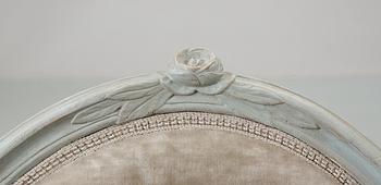 KARMSTOLAR, tre snarlika. Stockholmsarbeten, 1700-talets slut. Gustavianska.