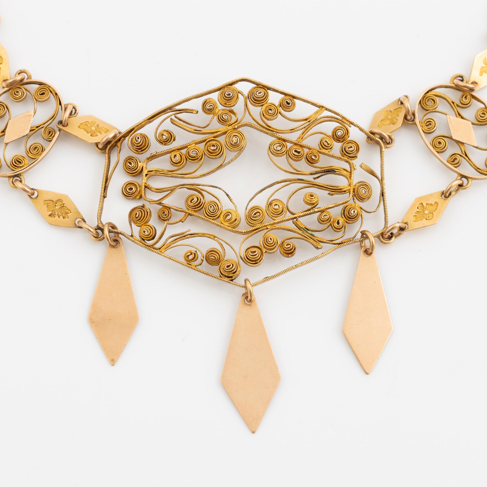 Collier 18K guld, filigranarbete, troligen omkring sekelskiftet 1900.