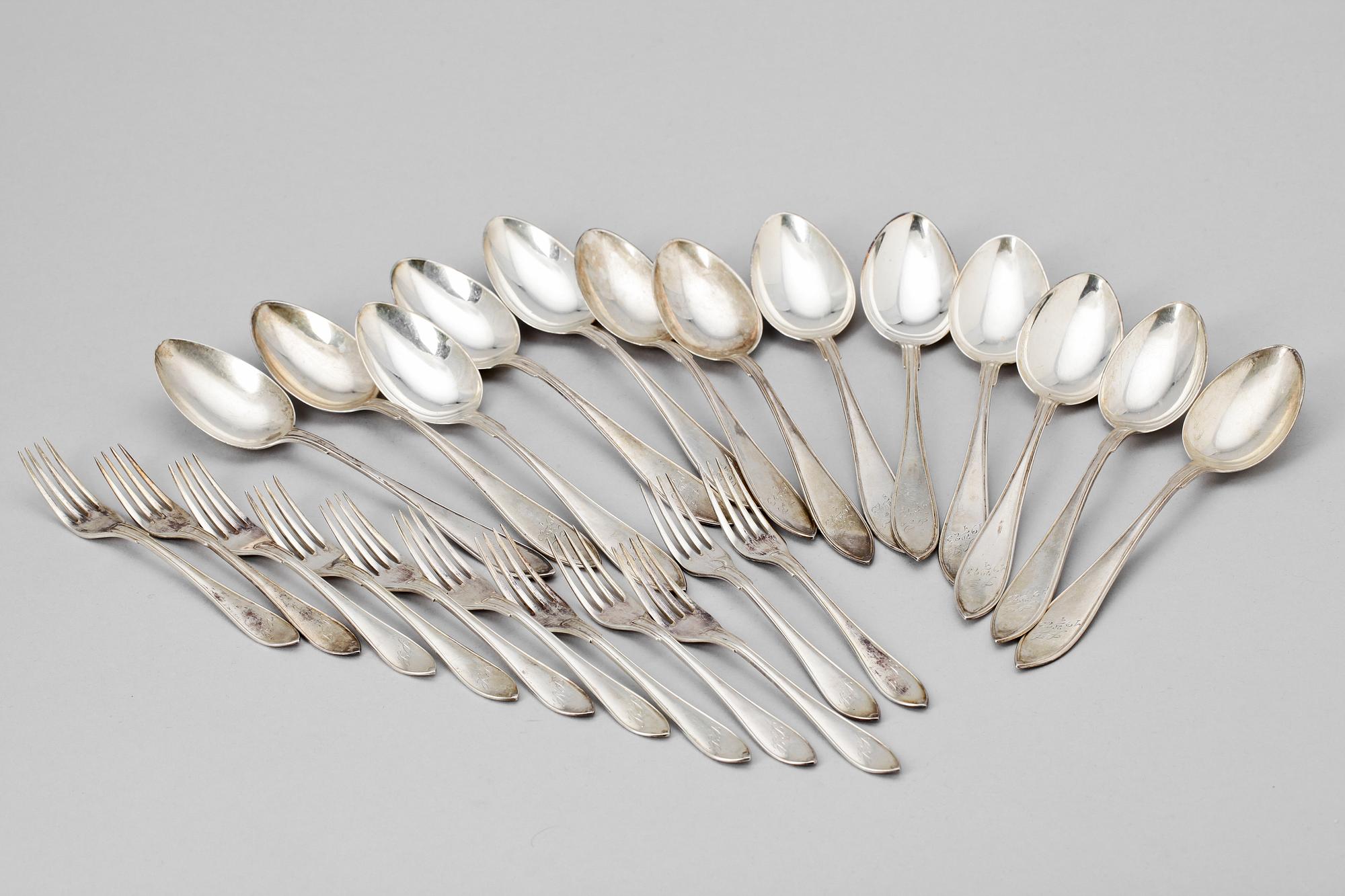 BESTICKSERVIS, 24 st, silver, bla Guldsmeds AB i Stockholm. 1900-talets första hälft. Vikt tot ca 878g.