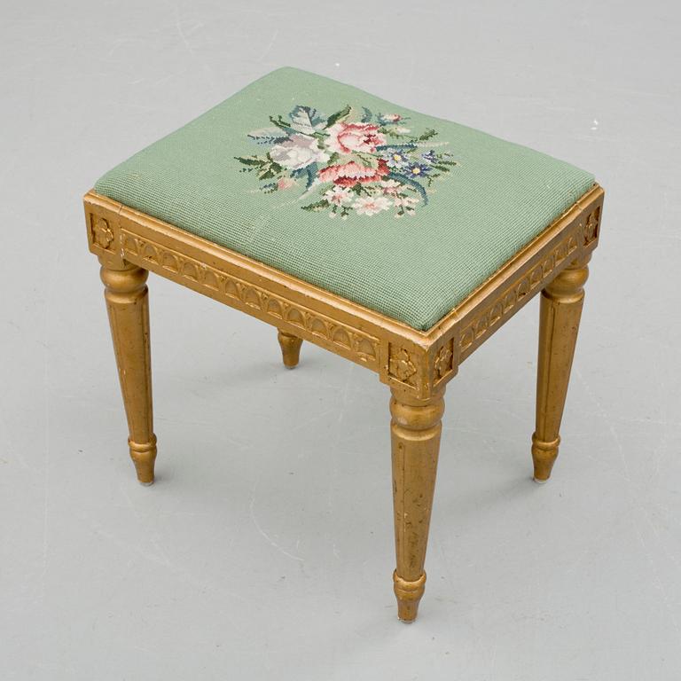 TABURETT, gustaviansk stil, 1900-talets första hälft.