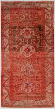 MATTA, antik/semiantik Orientalisk kelly, ca 287,5 x 141,5 cm.