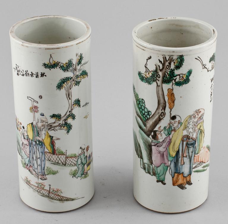 VASER, 2 st, porslin, Kina, 1900-tal.