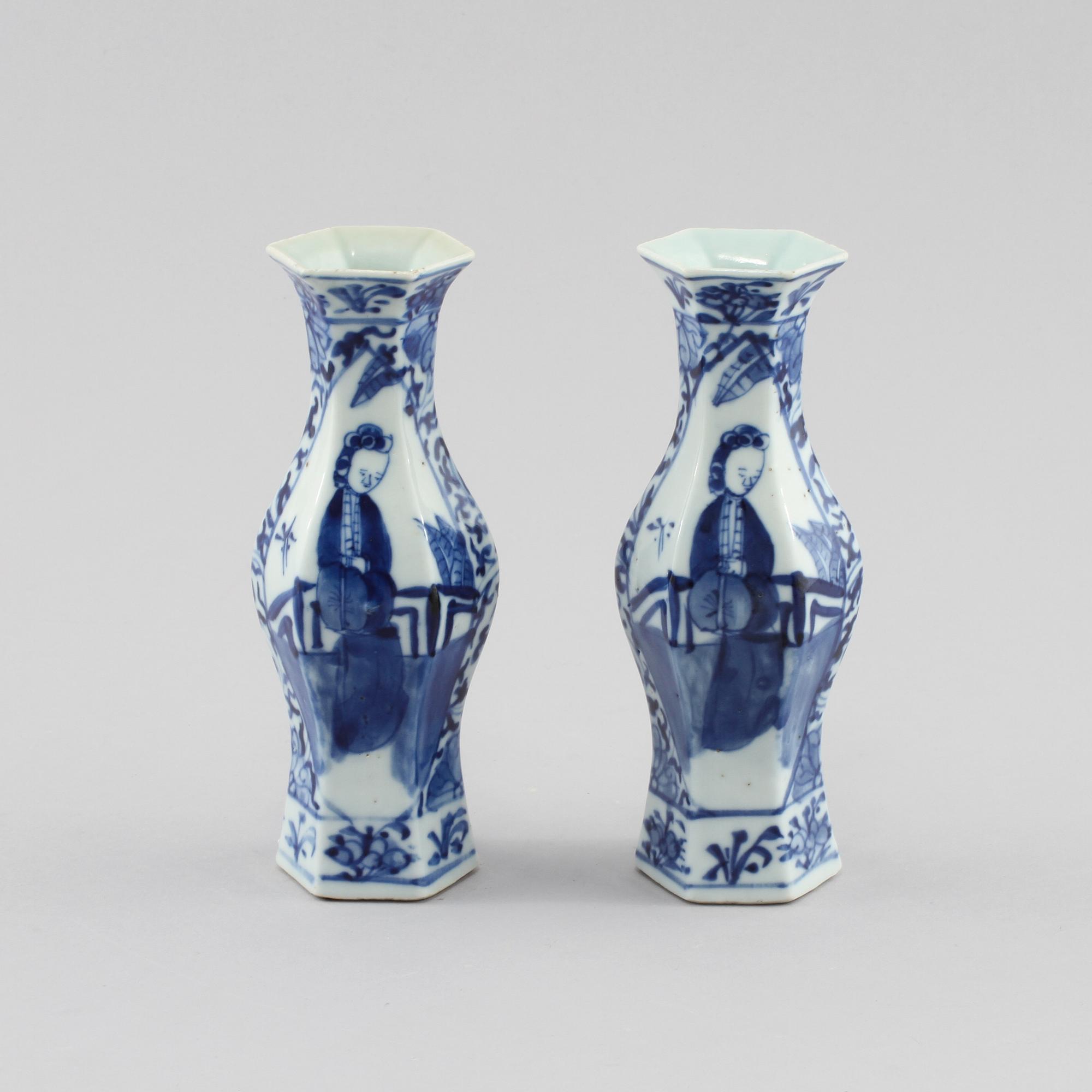 VASER, ett par, porslin, Kina,  Kangxi (1662-1722).