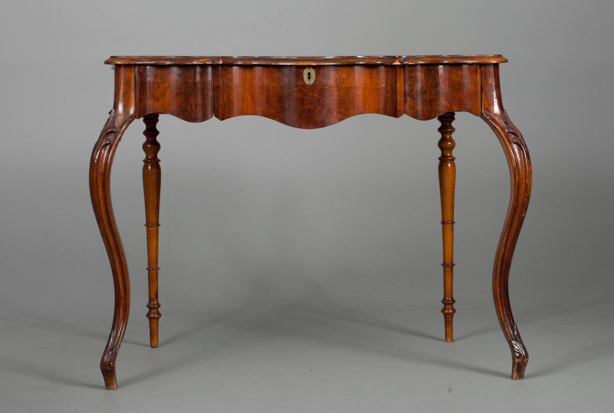 SKRIVBORD, nyrokoko, 1800-talets mitt.