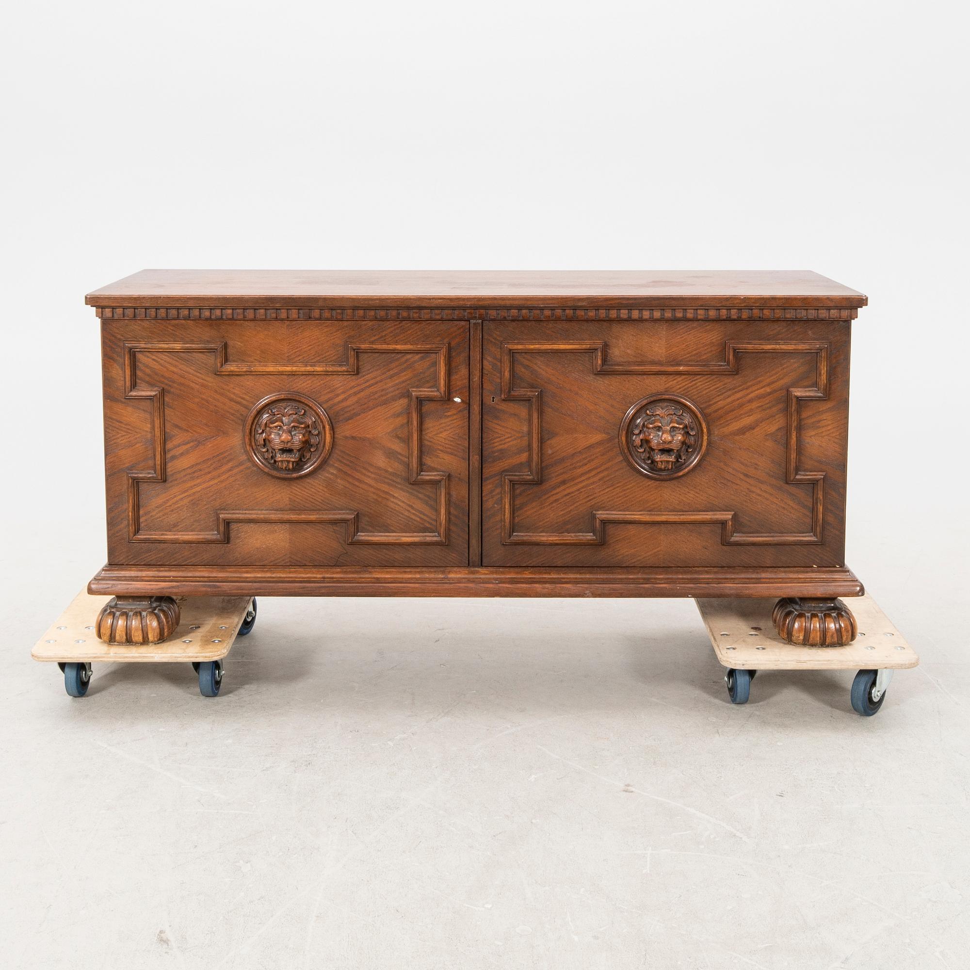 Sideboard Swedish Grace Svenska Möbelfabrikerna i Bodafors, 1920-30-tal.
