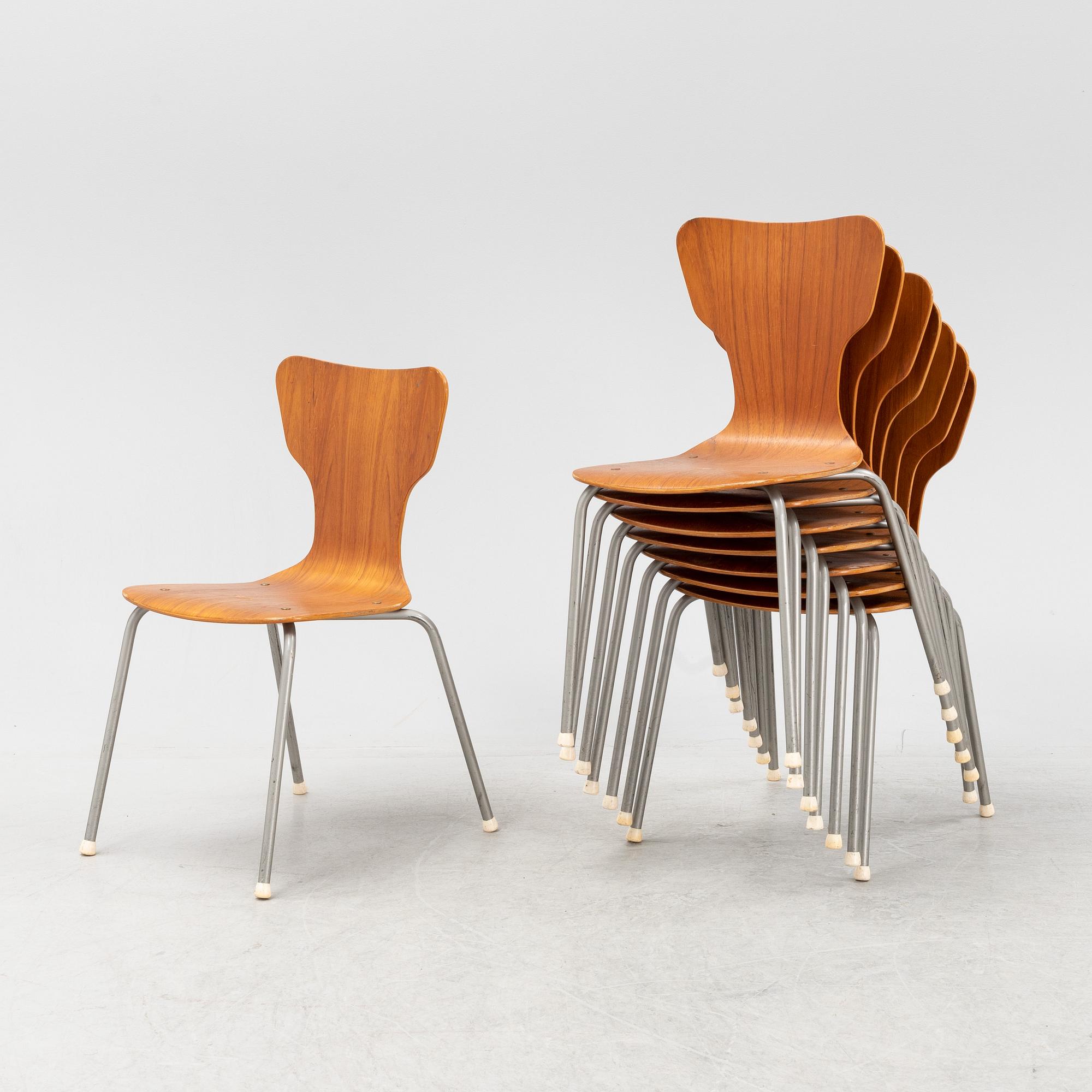 A set of eight teak chairs, mid 20th Century.