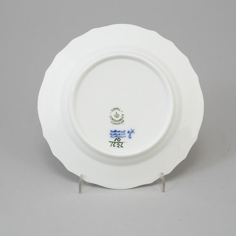 ROYAL COPENHAGEN, a 28 piece "Blå blomst" porcelain coffee service, Denmark.