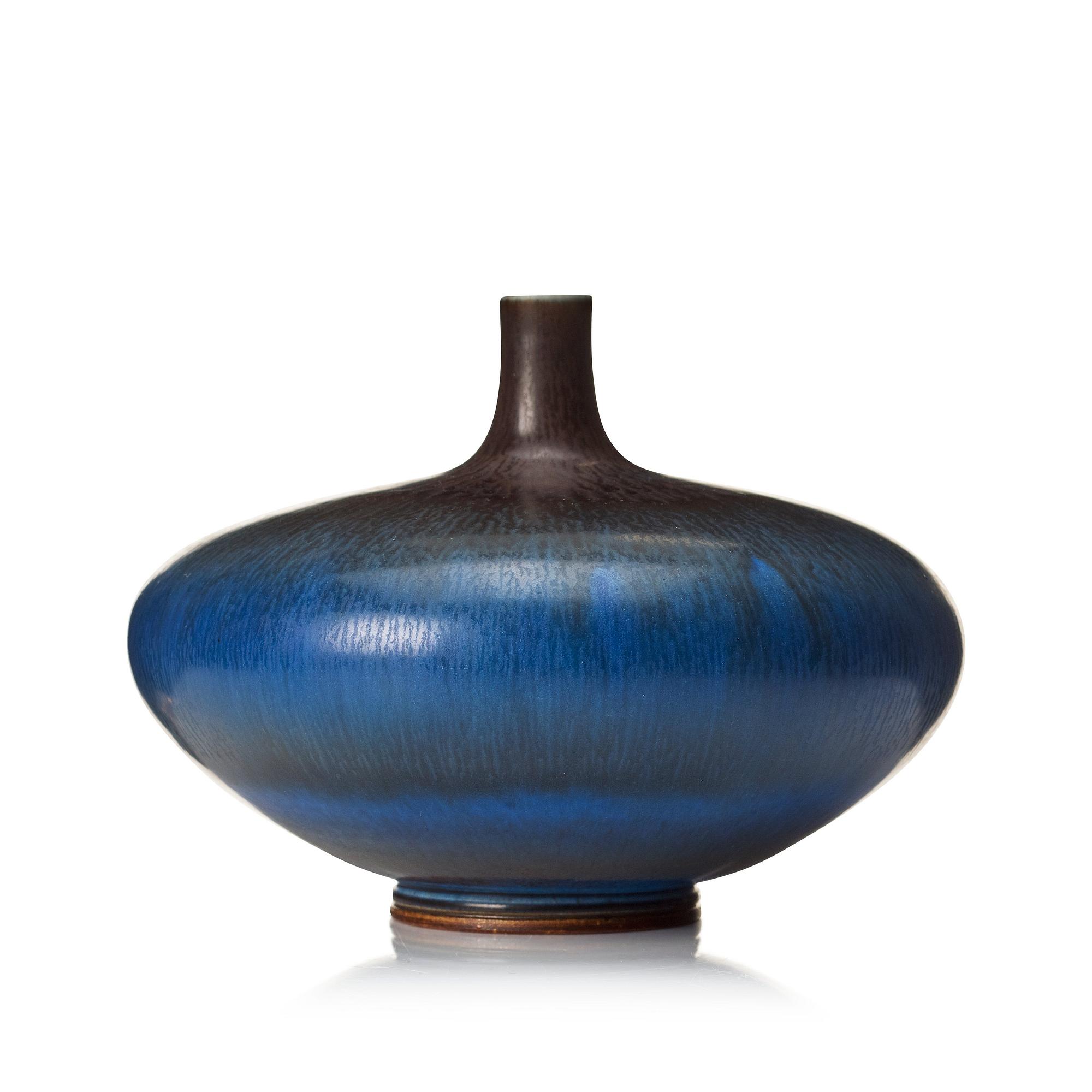 Berndt Friberg, a stoneware vase, Gustavsberg studio, Sweden 1969.