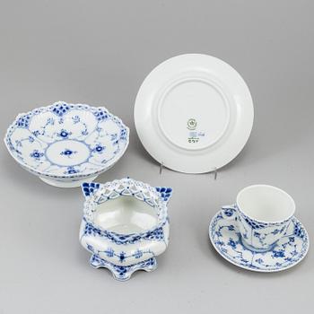 ROYAL COPENHAGEN, kaffeservis, 25 delar, porslin, "Musselmalet".