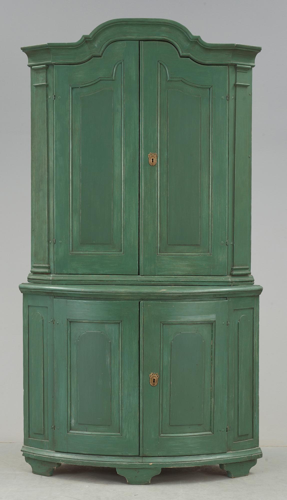 HÖRNSKÅP, 1700-tal.