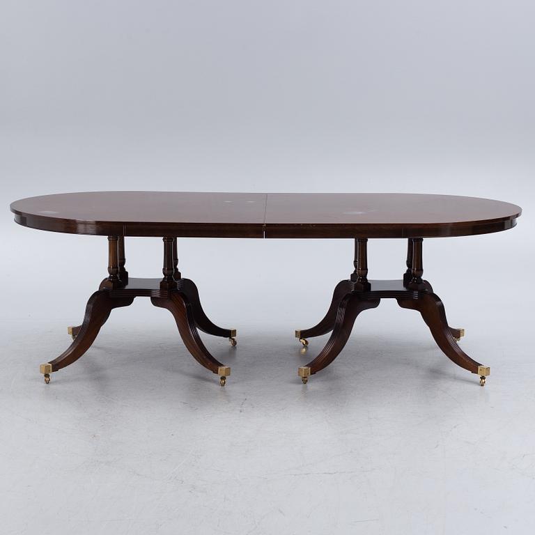 Dining table, Regency style. 20th century.