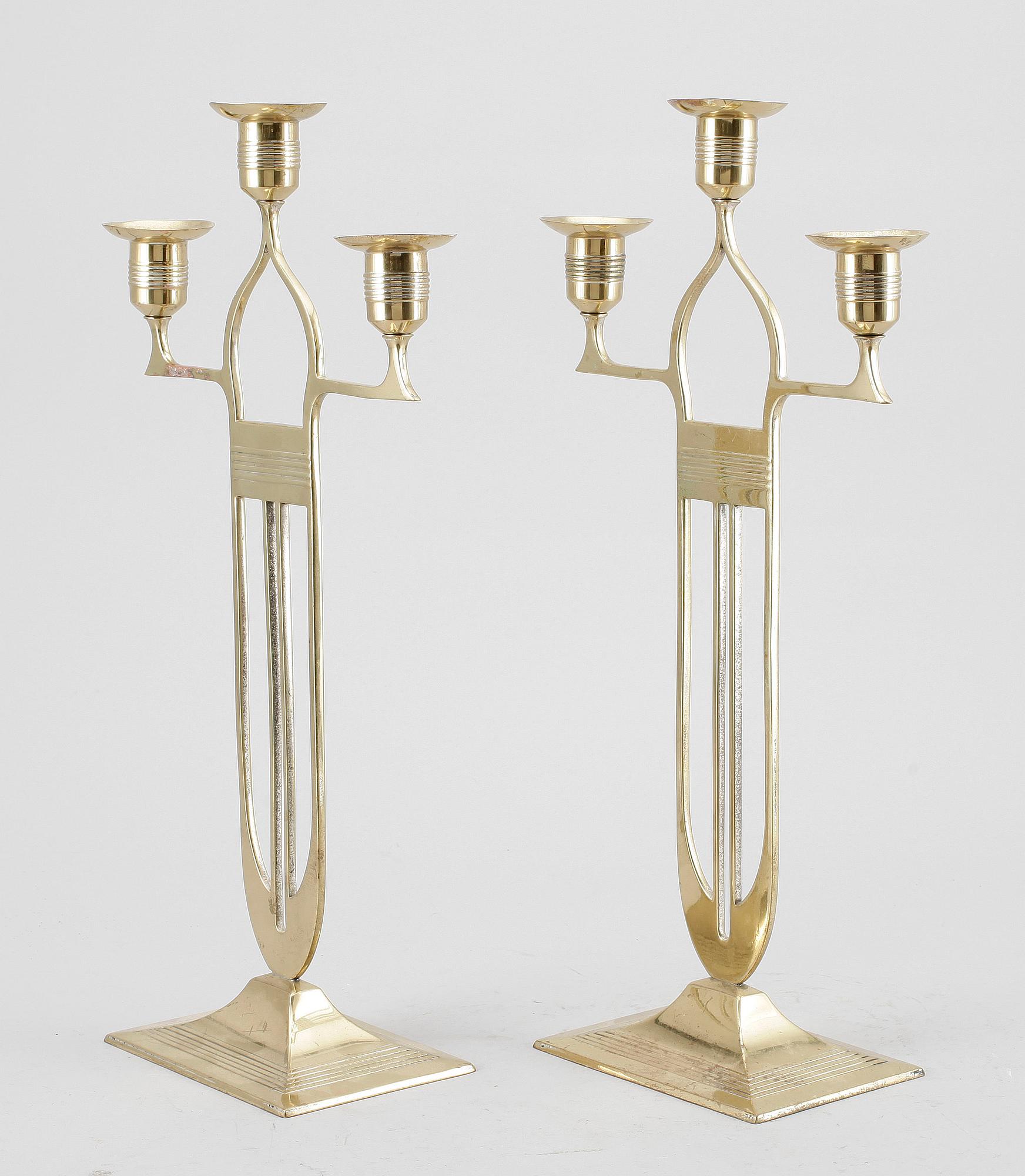 KANDELABRAR, ett par, mässing, Würtembergische Metallwaren Fabrik (WMF), 1900-talets första hälft.