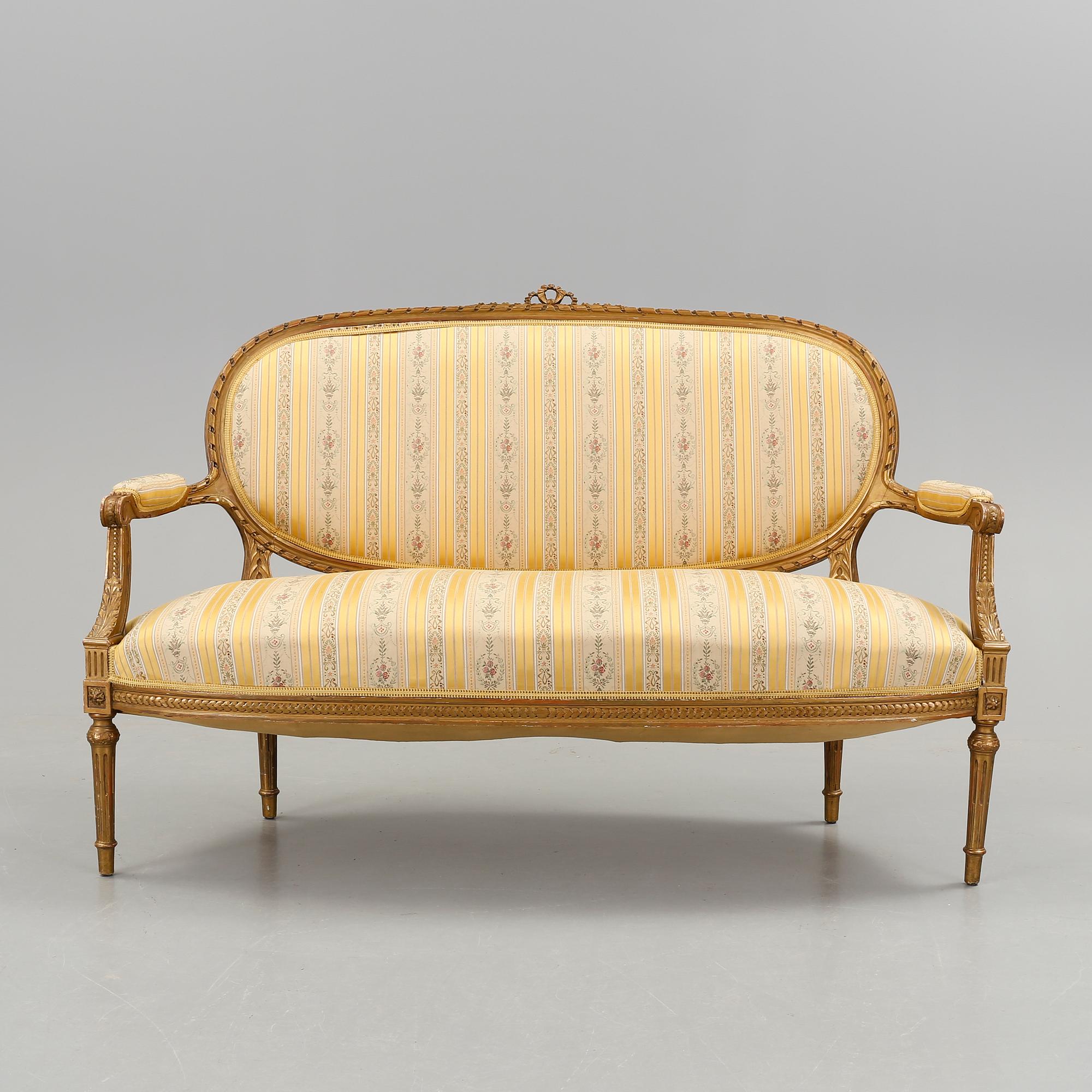 SOFFA, Louis XVI-stil, omkring 1900.