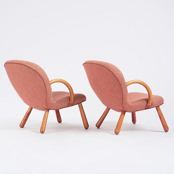 Swedish Modern ett par, "Clam chairs",  möjligen  Erik Eks Snickerifabrik, sannolikt 1950-tal.