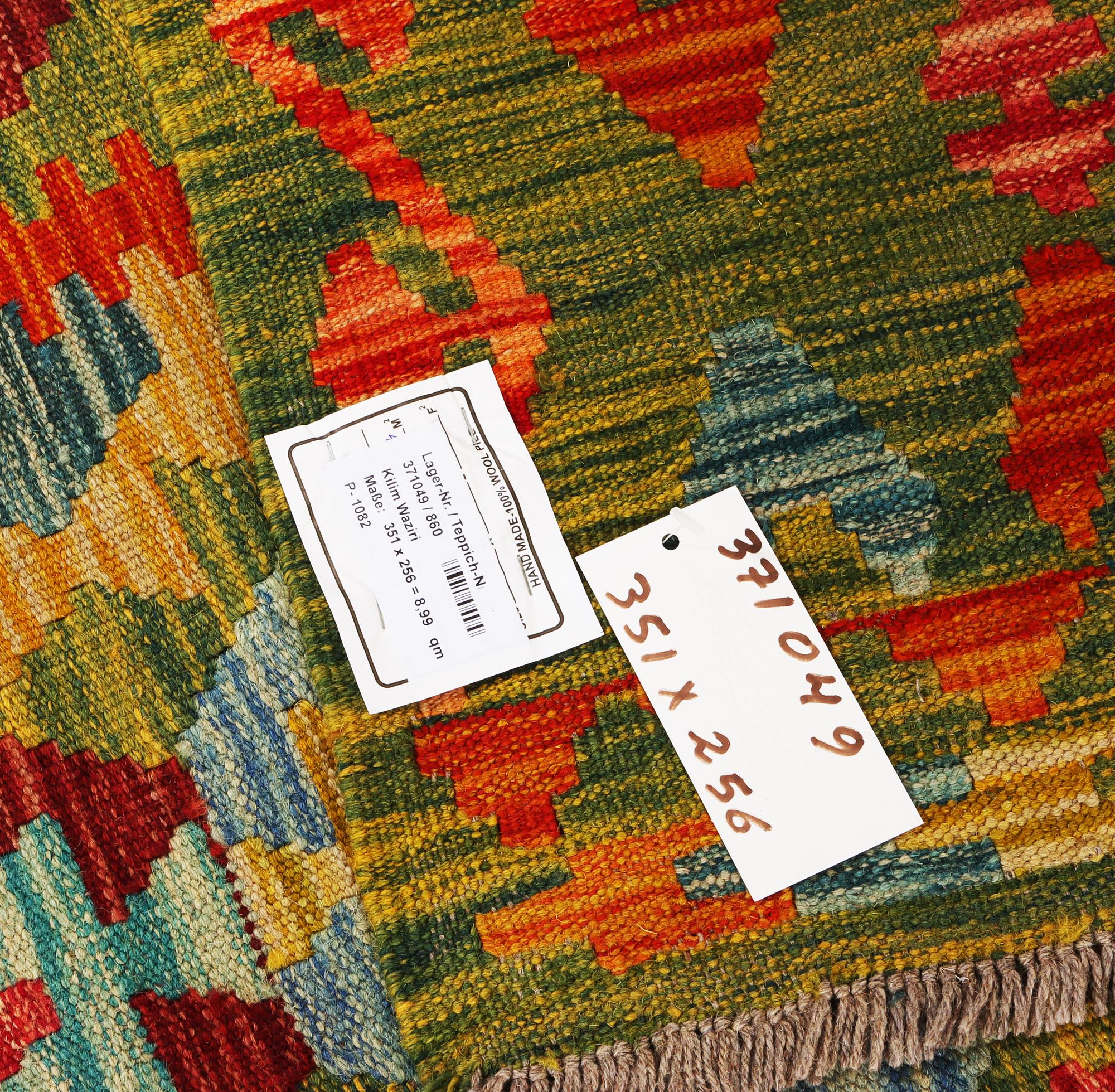 Matta, Kelim, ca. 351 x 256 cm.