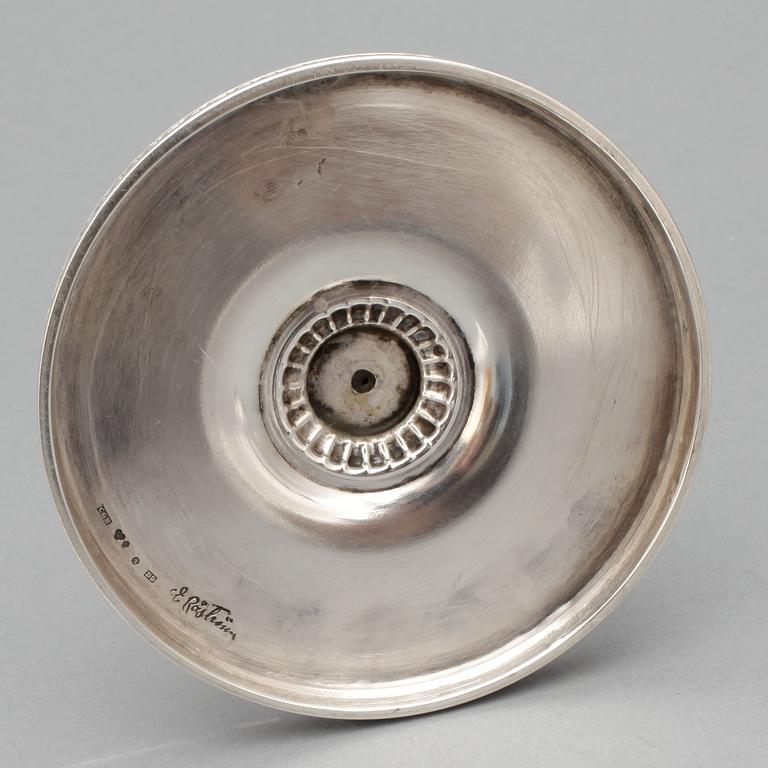 LJUSSTAKAR, ett par, silver, Eric Rådström, Stockholm, 1930 respektive 1947. Vikt ca 260 gram.