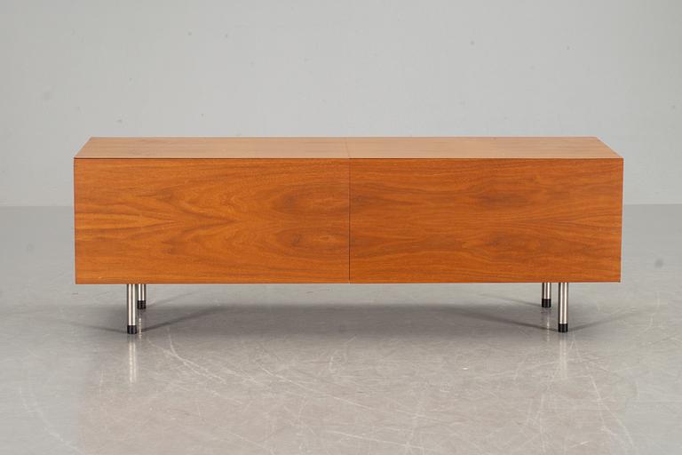 SIDEBOARD, Jonas Lindvall.