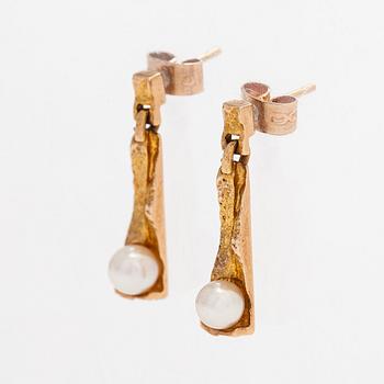 Björn Weckström, örhängen, "Pärltorn", 14K guld och odlade pärlor. Lapponia 1968.