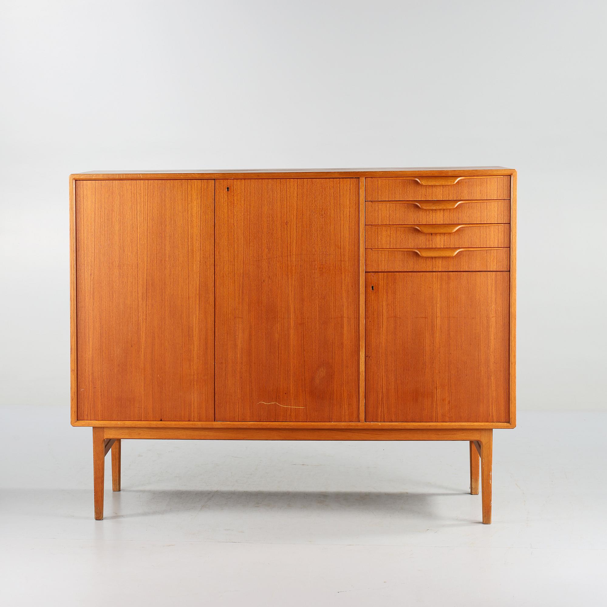 SIDEBOARD, Bertil Fridhagen, Bodafors, 1900-talets tredje kvartal.