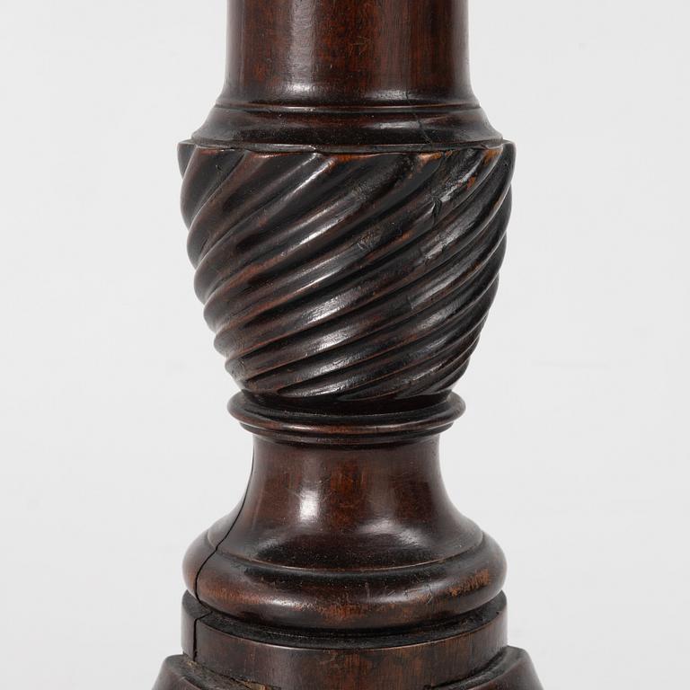 A tilt-top table, late 19th Century.
