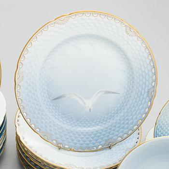 Bing & Grøndahl, a 66-piece 'Måsen' porcelain dinnerware set, Denmark.