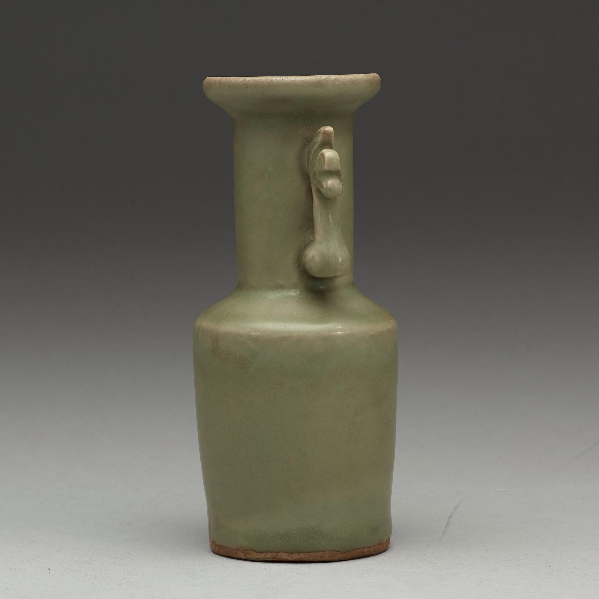 A small longquan celadon mallet vase, presumably Song/Yuan dynasty.
