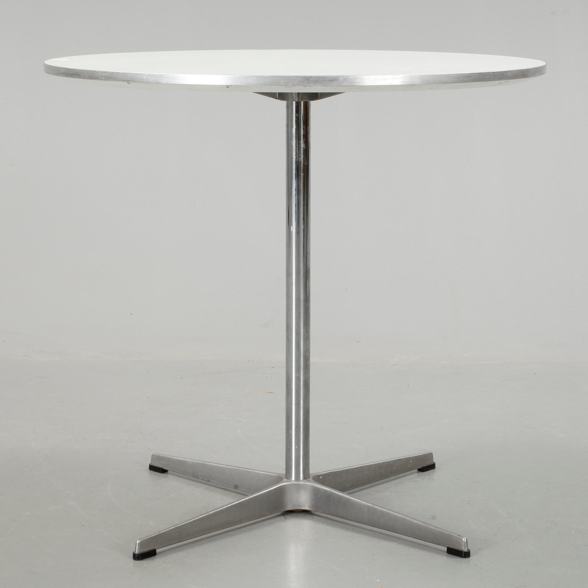 BORD, Arne Jacobsen, Fritz Hansen, 1900/2000-tal.