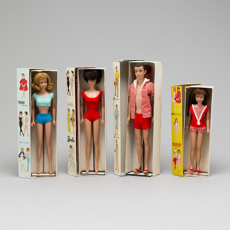 Four 1960's Barbiedolls with accessories, Mattel.