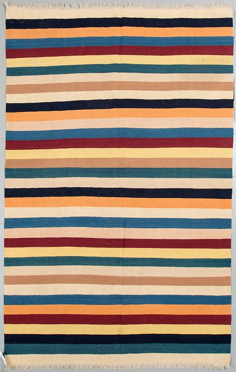 A kelim rug, Veramin, 250 x 149 cm.